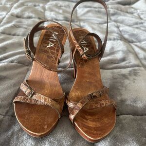 MIA Brown Wood Strappy Sandals